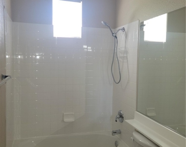 10210 Delray Beach Avenue - Photo Thumbnail 4