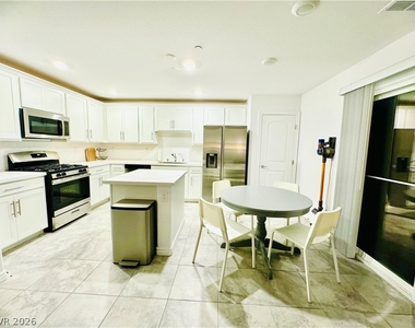 356 Rosefinch Street - Photo Thumbnail 10