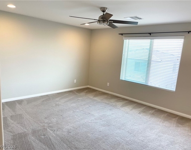 9458 Isla Lee Avenue - Photo Thumbnail 5