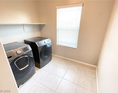 9458 Isla Lee Avenue - Photo Thumbnail 8
