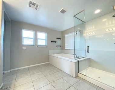 9458 Isla Lee Avenue - Photo Thumbnail 6