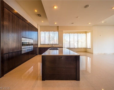 7426 Yonie Court - Photo Thumbnail 7