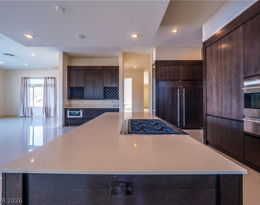 7426 Yonie Court - Photo Thumbnail 11