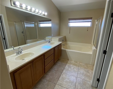 3589 Bella Valencia Court - Photo Thumbnail 10