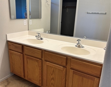 8819 Ashley Park Avenue - Photo Thumbnail 10
