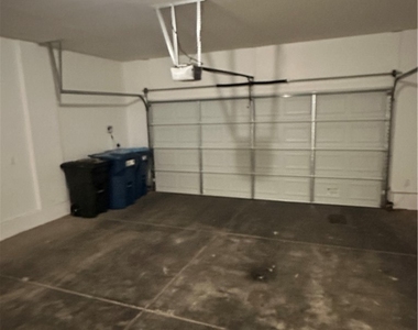 8819 Ashley Park Avenue - Photo Thumbnail 15