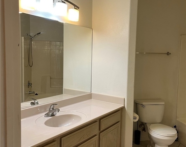 7159 S Durango Drive - Photo Thumbnail 9