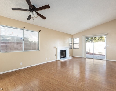 7434 Coffeyville Avenue - Photo Thumbnail 4