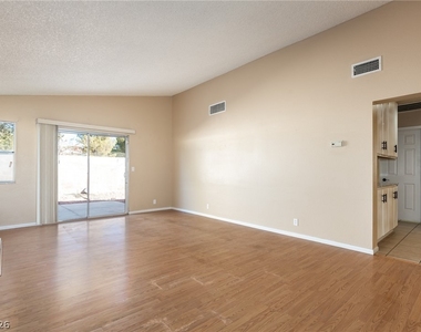 7434 Coffeyville Avenue - Photo Thumbnail 6