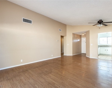 7434 Coffeyville Avenue - Photo Thumbnail 7