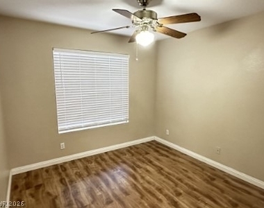 320 Mirasol Way - Photo Thumbnail 9