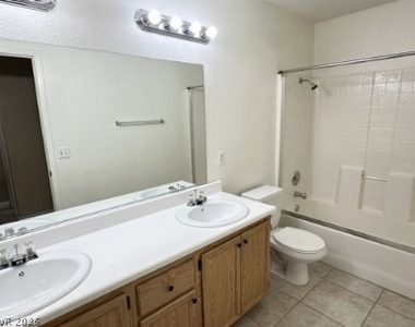 320 Mirasol Way - Photo Thumbnail 13