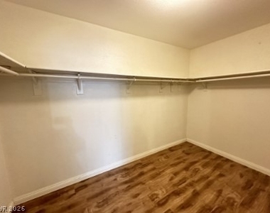 320 Mirasol Way - Photo Thumbnail 16