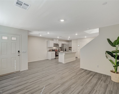 6923 Honor Hill Street - Photo Thumbnail 15