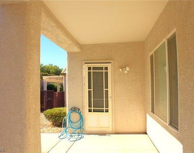 2212 Sawtooth Mountain Drive - Photo Thumbnail 15