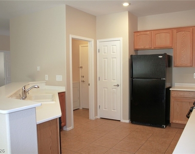 2212 Sawtooth Mountain Drive - Photo Thumbnail 9