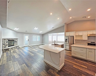 3630 E Vineyard Drive - Photo Thumbnail 10