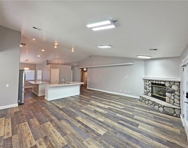 3630 E Vineyard Drive - Photo Thumbnail 11