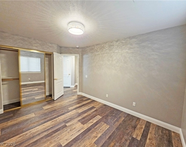 3630 E Vineyard Drive - Photo Thumbnail 36