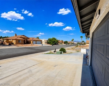 3630 E Vineyard Drive - Photo Thumbnail 7