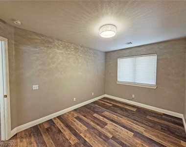 3630 E Vineyard Drive - Photo Thumbnail 35