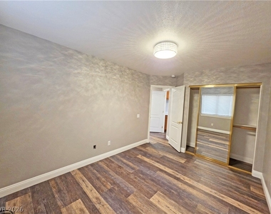 3630 E Vineyard Drive - Photo Thumbnail 31