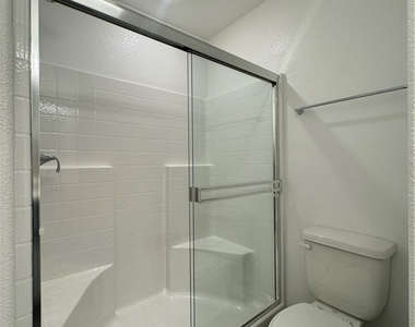6181 Garden Crest Street - Photo Thumbnail 7