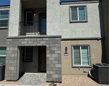 6181 Garden Crest Street - Photo Thumbnail 2