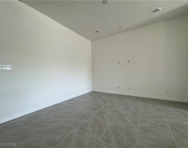 6181 Garden Crest Street - Photo Thumbnail 12