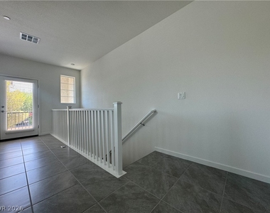 6181 Garden Crest Street - Photo Thumbnail 11