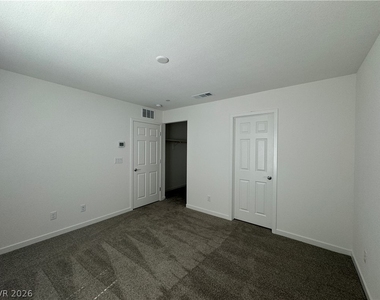 6181 Garden Crest Street - Photo Thumbnail 5