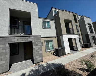 6181 Garden Crest Street - Photo Thumbnail 3