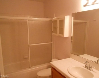 103 Topsail Drive - Photo Thumbnail 12