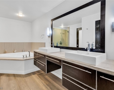 8925 W Flamingo Road - Photo Thumbnail 14