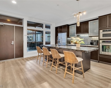 8925 W Flamingo Road - Photo Thumbnail 6