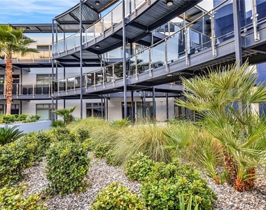 8925 W Flamingo Road - Photo Thumbnail 3