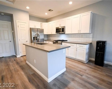 7873 Sambar Court - Photo Thumbnail 8