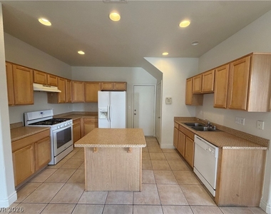 3762 Corpolo Avenue - Photo Thumbnail 14