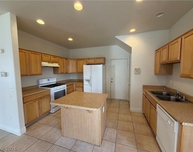 3762 Corpolo Avenue - Photo Thumbnail 15