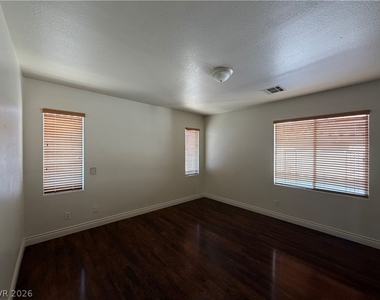 3762 Corpolo Avenue - Photo Thumbnail 20