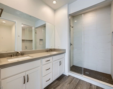 11821 Stone Run Avenue - Photo Thumbnail 5