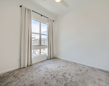 11821 Stone Run Avenue - Photo Thumbnail 6