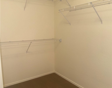 8900 Kingsmill Drive - Photo Thumbnail 46