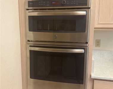 8900 Kingsmill Drive - Photo Thumbnail 14