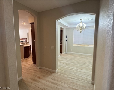 712 Pinnacle Heights Lane - Photo Thumbnail 18