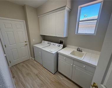 712 Pinnacle Heights Lane - Photo Thumbnail 44