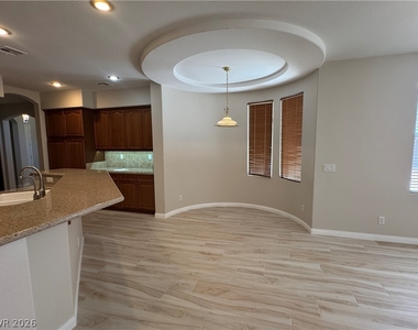 712 Pinnacle Heights Lane - Photo Thumbnail 12