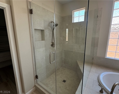 712 Pinnacle Heights Lane - Photo Thumbnail 32