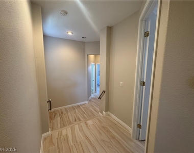 712 Pinnacle Heights Lane - Photo Thumbnail 37
