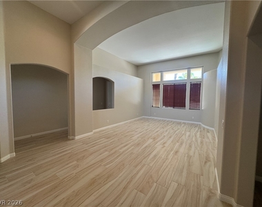 712 Pinnacle Heights Lane - Photo Thumbnail 6
